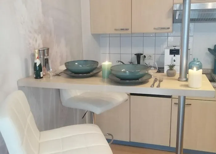 Апартаменты Modern Living Goeggingen, 4 Min Zur Messe, Tram 50m *